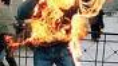 Unemployed engineer sets himself on fire in front of Wali of Temouchent