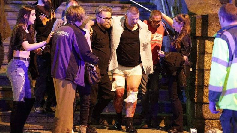 22 قتيلا في تفجير استهدف حفلا موسيقا في مانشستر البريطانية