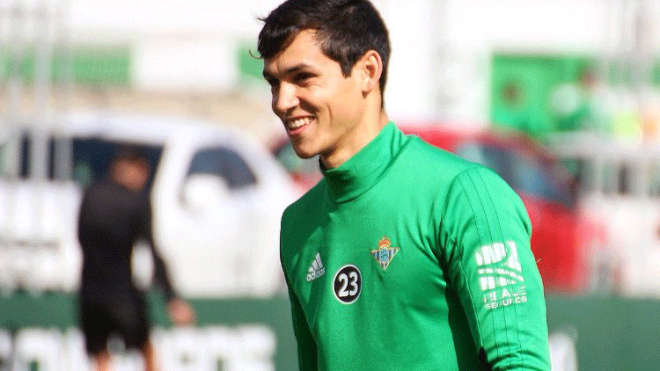 العروض تتهاطل على ماندي وفالنسيا يدخل السباق