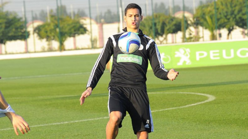 ماندي يكسب الرهان وقد يصبح الخيار الأمثل لمحور دفاع الخضر