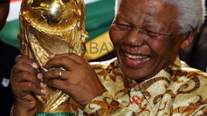 نجوم  إفريقيا  يفضلون  المونديال . . . و ” الكان ”  حمل  ثقيل  على  أكتافهم