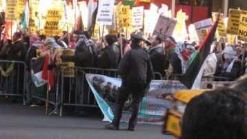 مظاهرة كبيرة بنيويورك تنديدا بالمجزرة الإسرائيلية في غزة