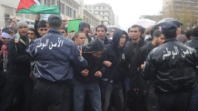 شوارع الجزائر تحت ضغط المتضامنين وقوات الأمن في حالة استنفار هذا الجمعة