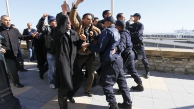 Human Rights League condemns control on syndicalists