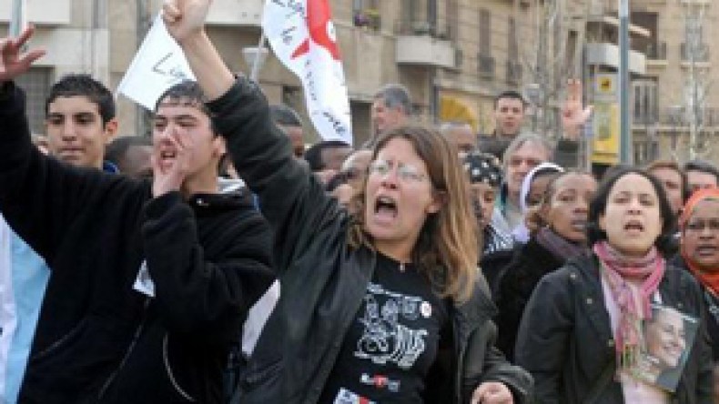 المهاجرون الجزائريون بفرنسا في إضراب “العزة والكرامة”