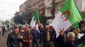 مسيرة حاشدة لدعم الانتخابات والجيش بغليزان