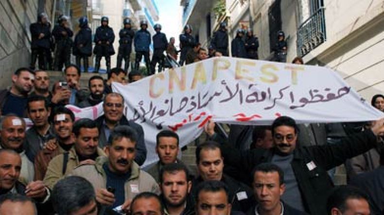 ملف العمال المتعاقدين  على طاولة الحكومة