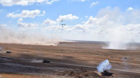 Le Général-Major Chanegriha supervise à Oran un exercice avec munitions réelles par les unités de la 8ème Division Blindée
