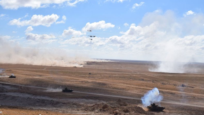 اللواء شنقريحة يشرف على تمرين “درع 2020”