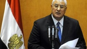 الرئيس المصري المؤقت: “لا مصالحة مع الإخوان والسيسي رجل محبوب”
