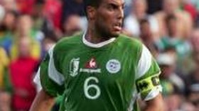 نادي لوريون يفاوض منصوري لتمديد عقده