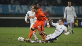 معاينة محاربي الخارج على عاتق منصوري