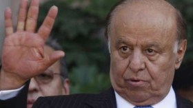 الرئيس اليمني يعود إلى عدن بعد غياب نصف عام
