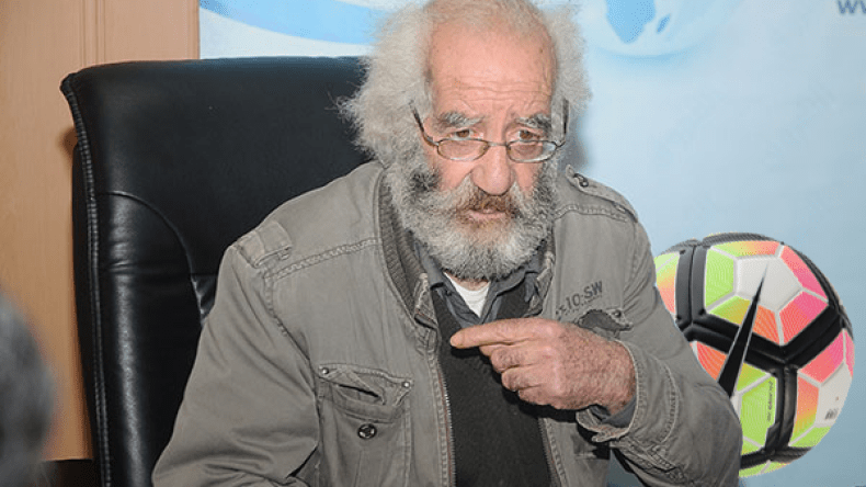 اتقان الفرنسية وقوة الشخصية.. شرطان أساسيان لمدرب الخضر القادم