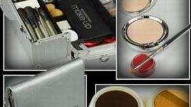 العرب ينفقون مليار دولار على مستحضرات التجميل