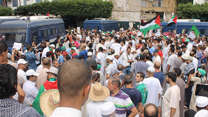 مسيرة لنصرة غزة تكسر الحظر على المظاهرات في العاصمة