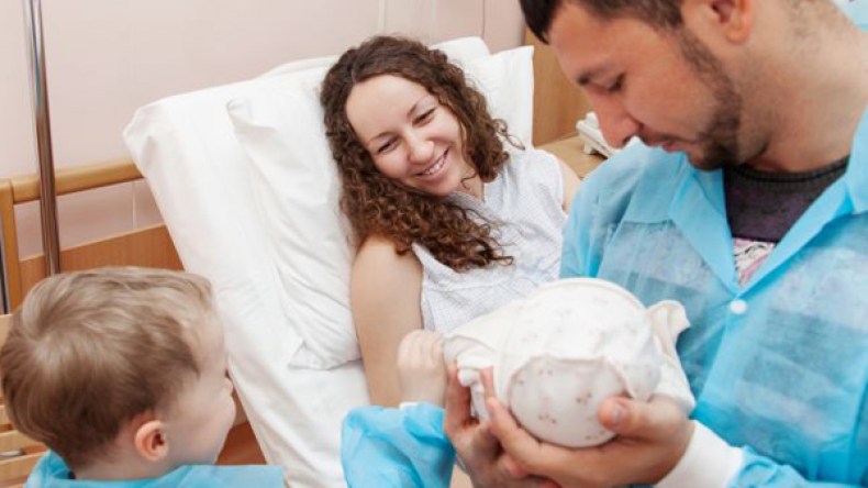 7  خرافات تؤمن بها النفساء لا أساس لها من الصحة