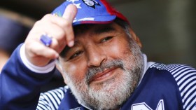 القضاء الأرجنتيني يحقق في تسبب الإهمال بوفاة مارادونا