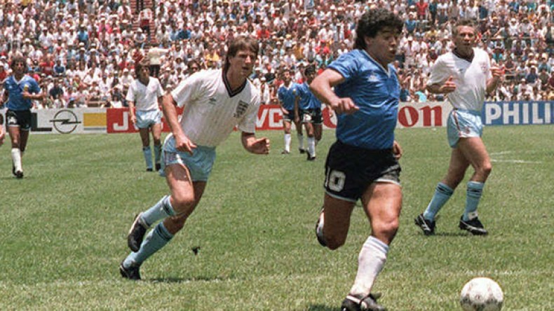 مارادونا أفضل لاعب في التاريخ الكروي