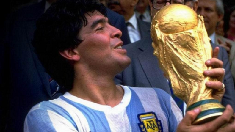 مارادونا يرشح الأرجنتين وألمانيا للنهائي.. وحزين لإصابة نيمار