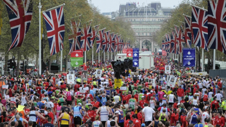 وفاة متسابق في ماراطون لندن.. واختفاء عداءة من سيراليون