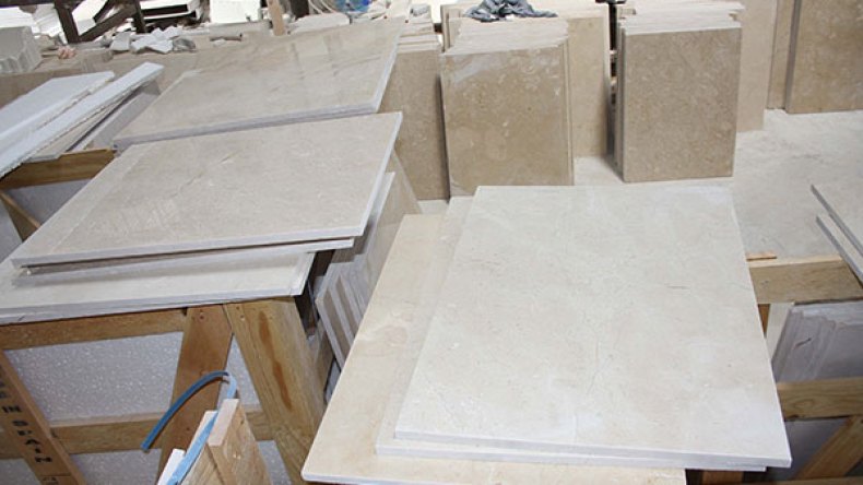 والي سابق و3 أثرياء متورطون في تهريب 500 مليار