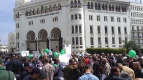 حاملو DEA يتمسكون بالاحتجاج رغم صدور مرسومهم الرئاسي