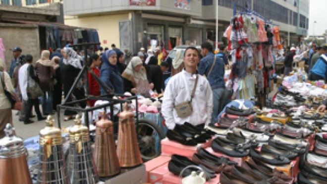 إعفاء ضريبي لتجار الأرصفة مقابل تراخيص للنشاط الشرعي