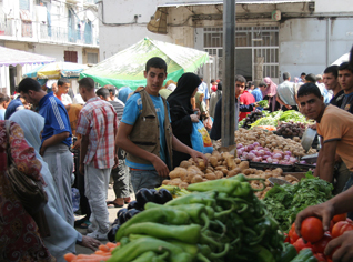 Des réseaux mafieux monopolisent 70 % de l’alimentation des algériens