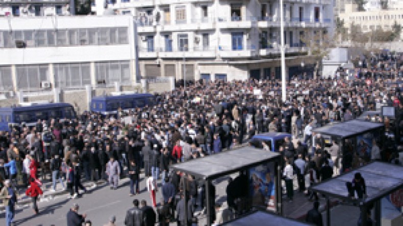 عدد المشاركين لم يتجاوز 500 شخص