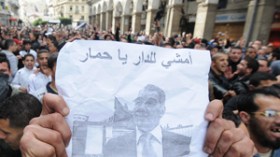 حوالي‭ ‬200‭ ‬شخص‭ ‬يكتفون‭ ‬بالتجمع‭ ‬داخل‭ ‬قاعة‭ ‬سينما‭ ‬بوهران