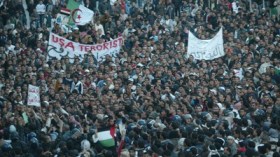 ملايين الجزائريين في الشوارع تضامنا مع غزة