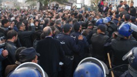 حركة العروش: مدعو الديمقراطية يورثون الدكتاتورية