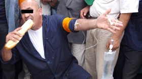 نقص الفرينة يمهد لأزمة خبز حادة