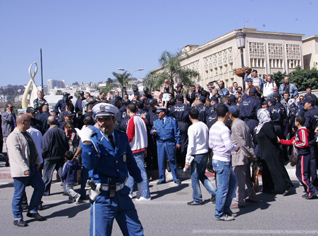 Des dizaines de personnes empêchées de marcher à Alger
