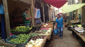 حملات تفتيش ومداهمة للمتاجر والأسواق لتحصيل الضرائب المتأخرة