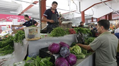 Flambée des prix des produits alimentaires: les maigres salaires privés à la veille de l’Aïd
