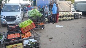 تموين المحلات متواصل من سوق الخضر بالكاليتوس وسوق الجملة بواد السمار