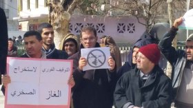 مواطنون احتشدوا ضد استغلال “الصخري”.. وآخرون لم يكترثوا