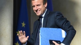 فرنسا: استقالة وزير الإقتصاد تحسبا لخوض انتخابات الرئاسة