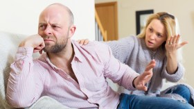 الخصوصية بين الأزواج.. مساحة مظلمة من الشك والخيانة