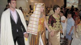 عائلات ترفع شعار “بناتنا للبيع” وتنفـّر العرسان!