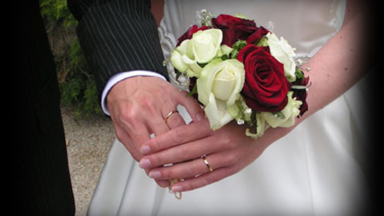 الحذاء لزواج العوانس وفستان الزفاف نذير شؤم