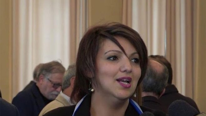 غاضبون يحاصرون وزيرة الثقافة في تيبازة