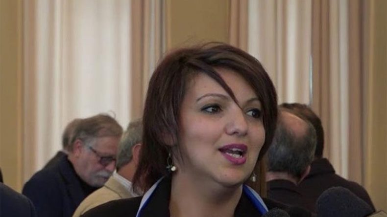 La ministre de la Culture chahutée à Tipasa