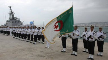 La mafia du corail emploi des associations  imaginaires pour se protéger