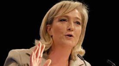 Marine Le Pen promet aux pieds-noirs de solder l'héritage de la guerre d'Algérie