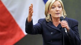 لوبن: هناك جبهة متعفنة بالية تحيط بماكرون