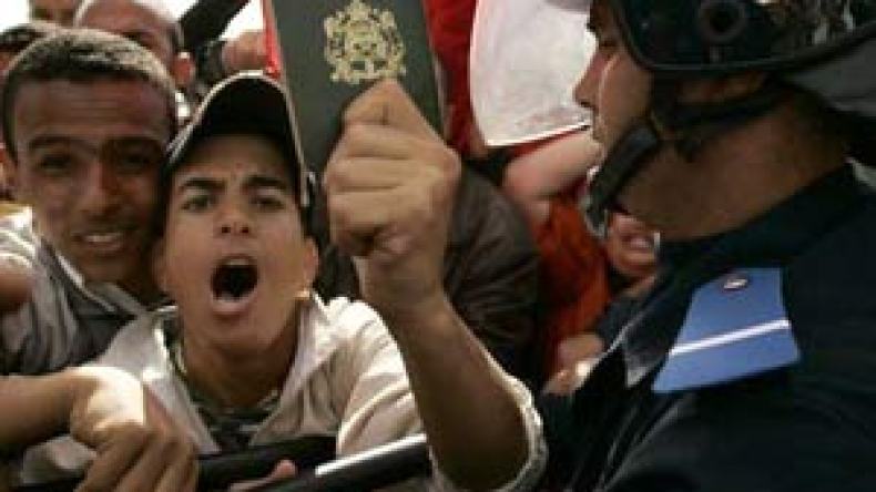 “نفضل السجن في الجزائر على الترحيل لبلداننا”