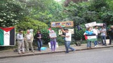 Manifestation en faveur de la cause sahraouie devant l’ambassade du Maroc à Londres